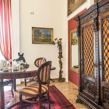 לינה וארוחת בוקר Graziani Relais 4*